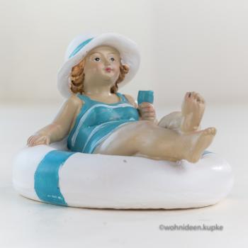 50er Jahre Mini Badefigur mollige Maria in blau-weißem Badeanzug mit Schwimmring (11cm)